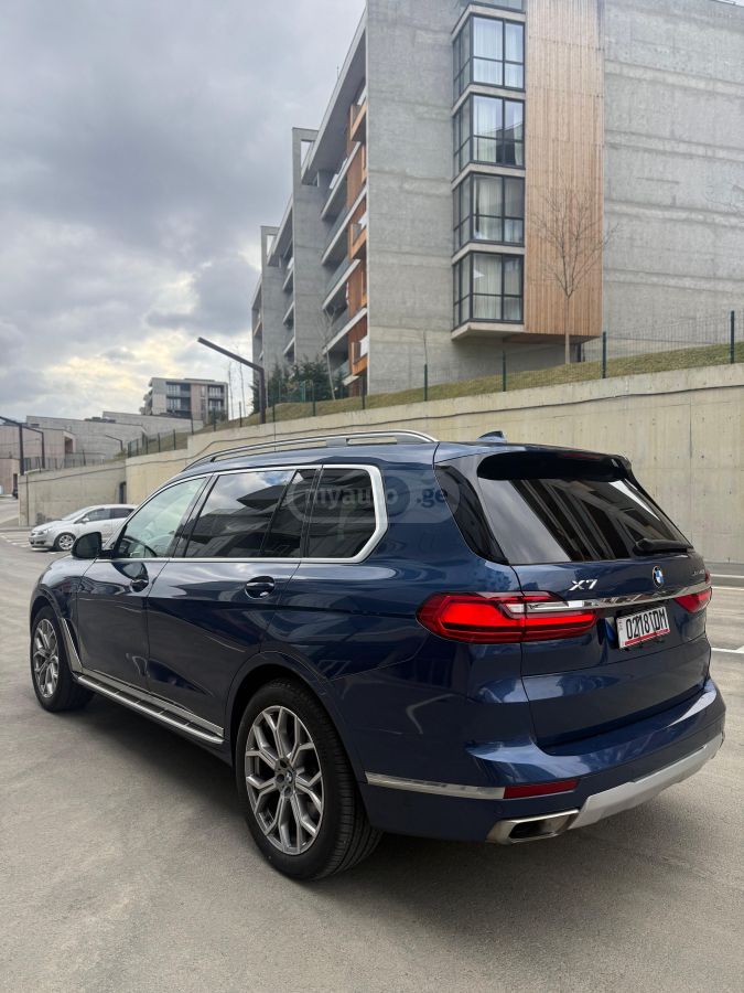 BMW X7 - фото 5