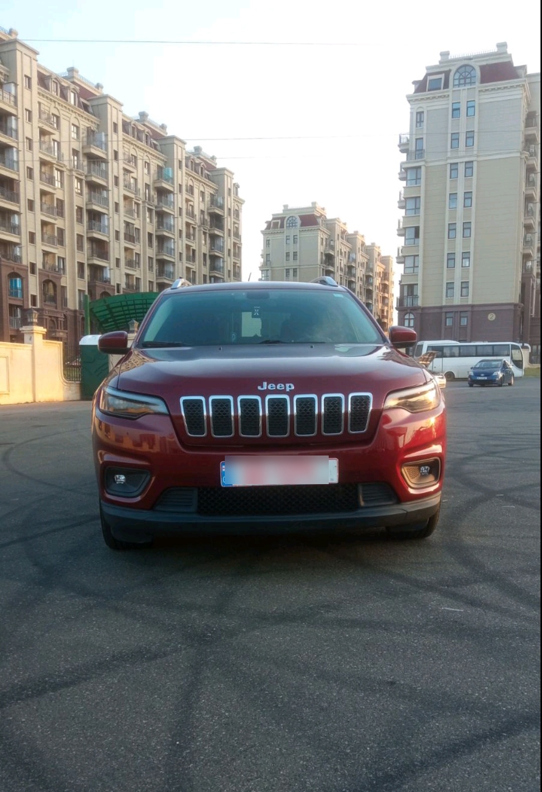 Jeep Cherokee - фото 1