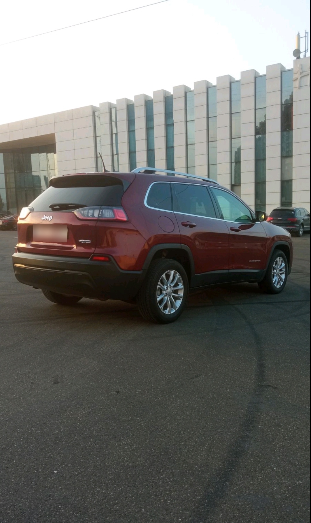 Jeep Cherokee - фото 3