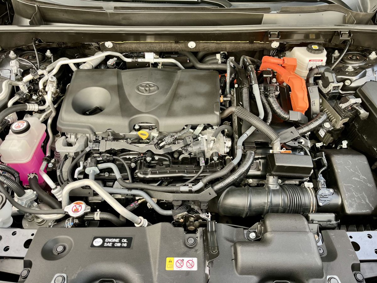 Toyota SE 4dr All-Wheel Drive CVT — миниатюра 11