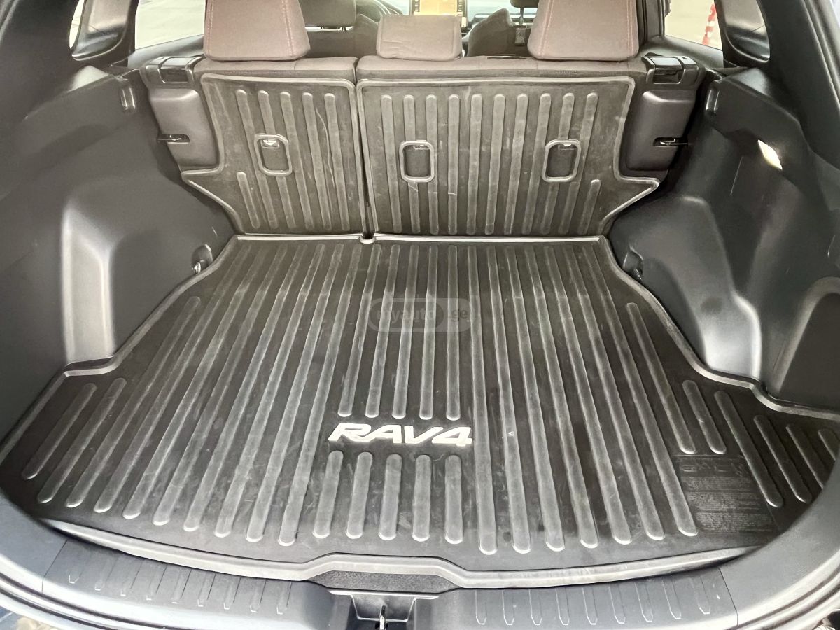 Toyota SE 4dr All-Wheel Drive CVT — миниатюра 12