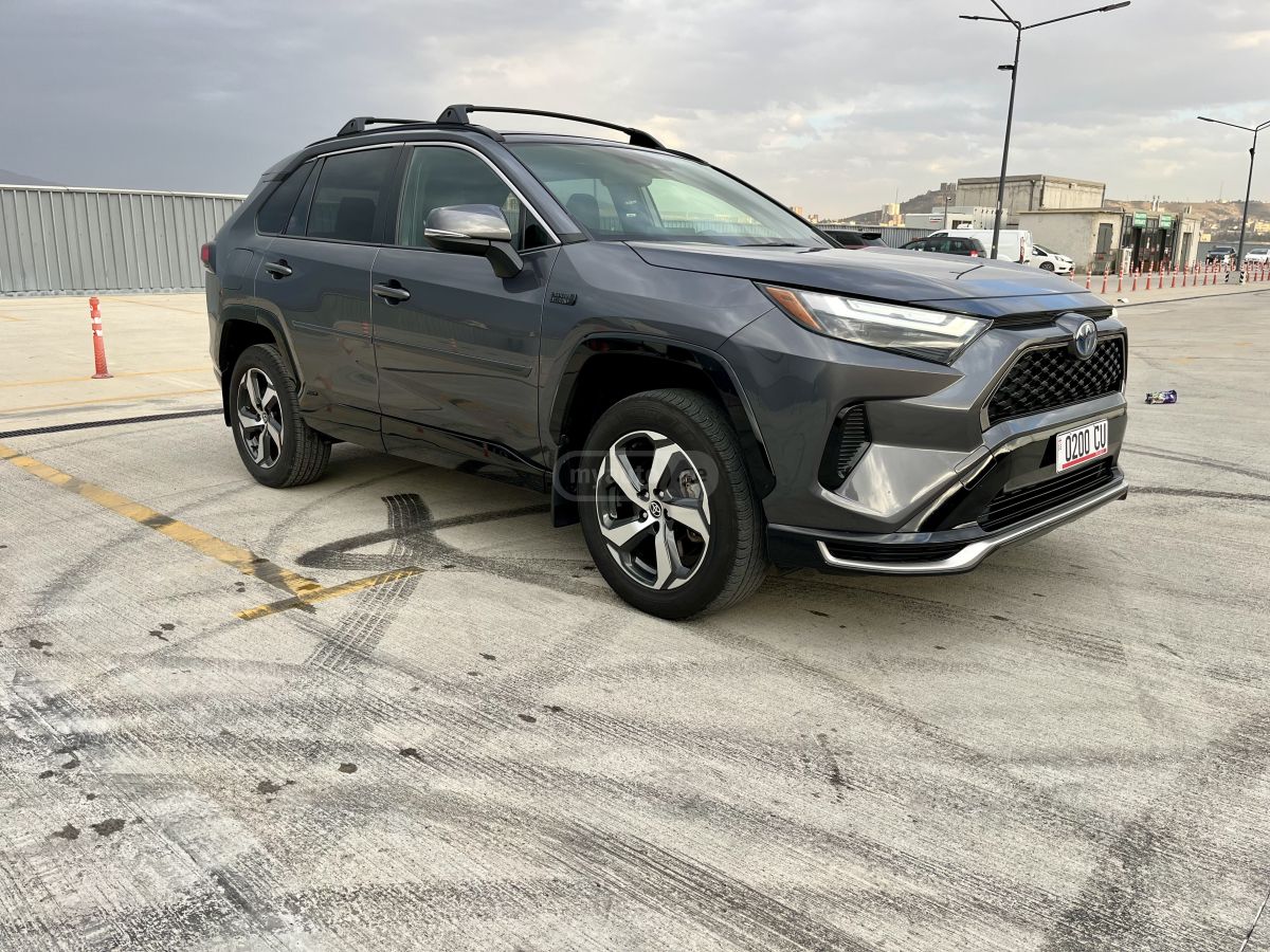 Toyota SE 4dr All-Wheel Drive CVT — миниатюра 3