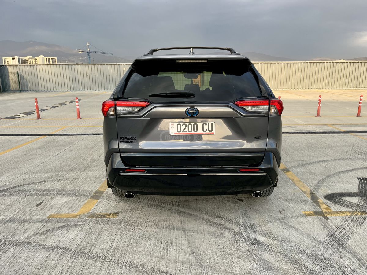 Toyota SE 4dr All-Wheel Drive CVT — миниатюра 4