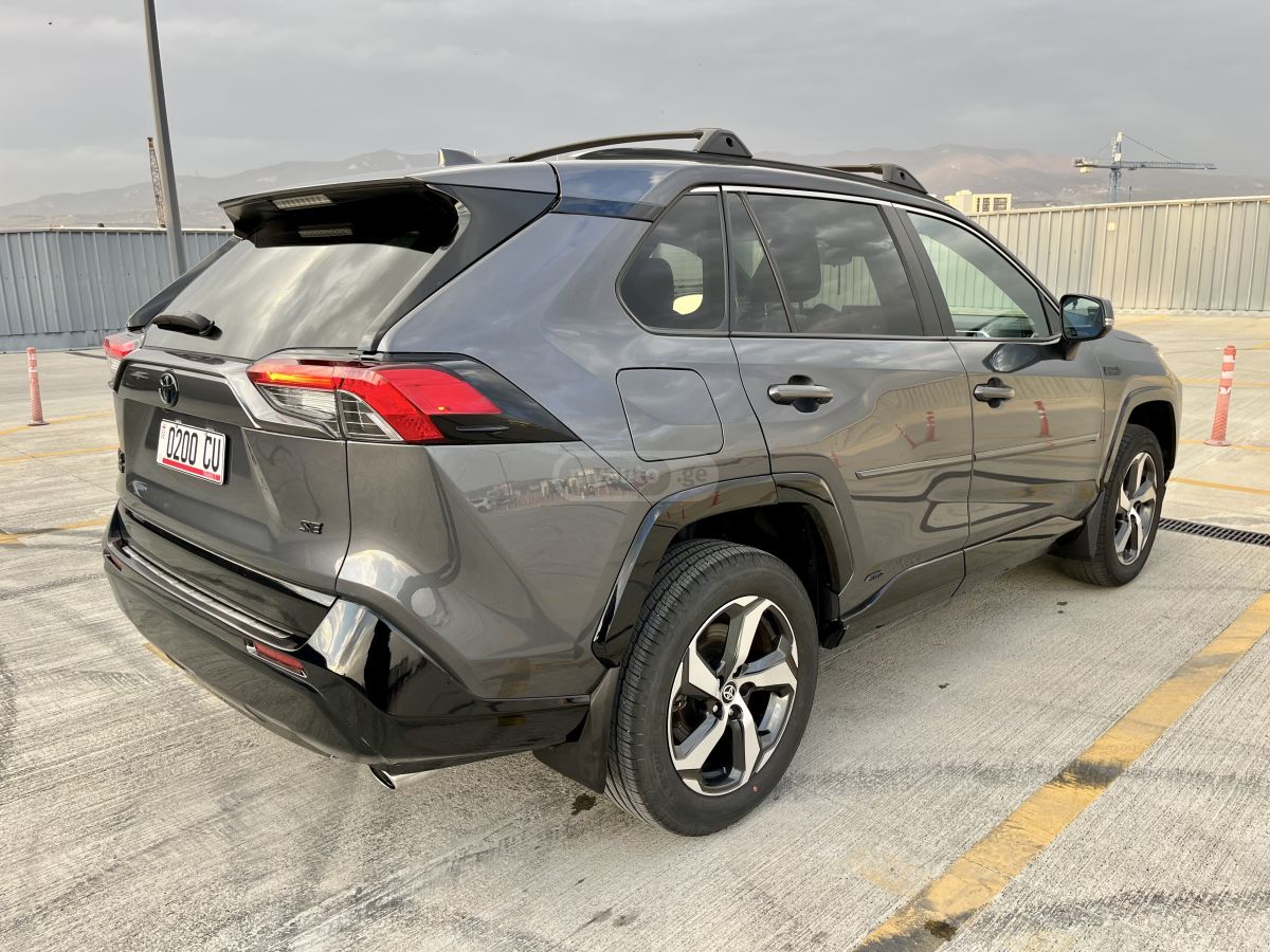 Toyota SE 4dr All-Wheel Drive CVT — миниатюра 6