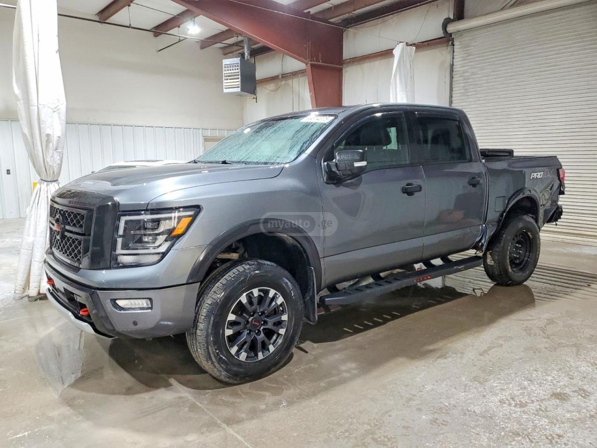 Nissan Titan SV 4dr 4x4 King Cab 6.5 ft. bo 2022 — миниатюра 1