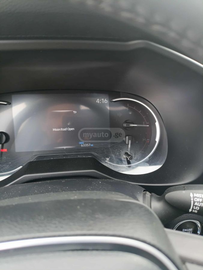 Toyota Adventure 4dr All-Wheel Drive — миниатюра 12