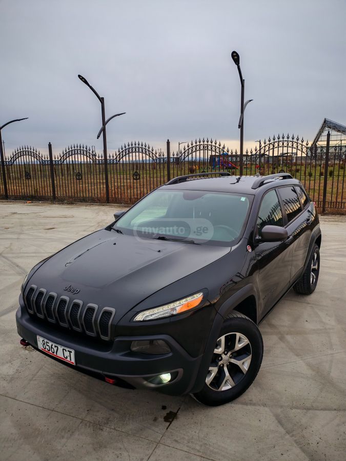 Jeep Cherokee - фото 1