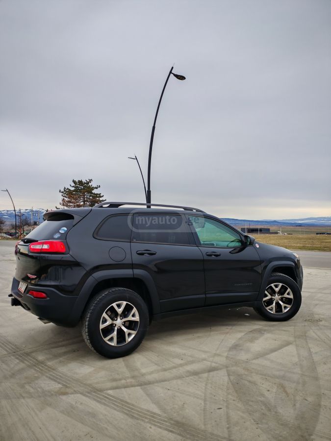 Jeep Cherokee - фото 14