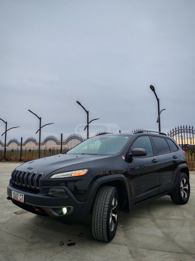 Jeep Cherokee - фото 4