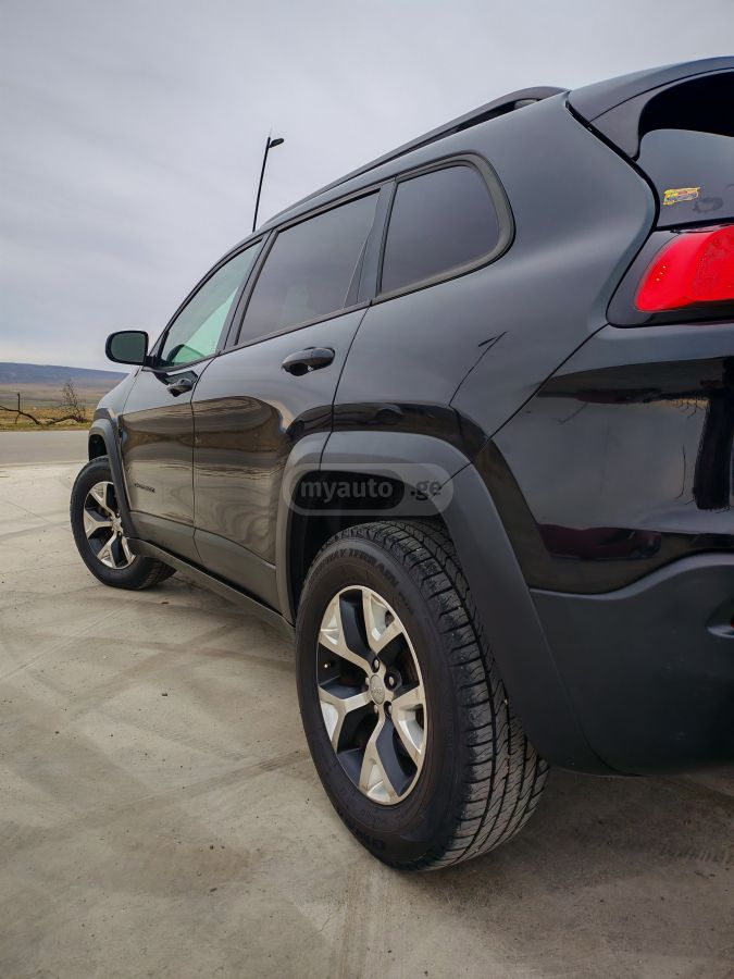 Jeep Cherokee - фото 5