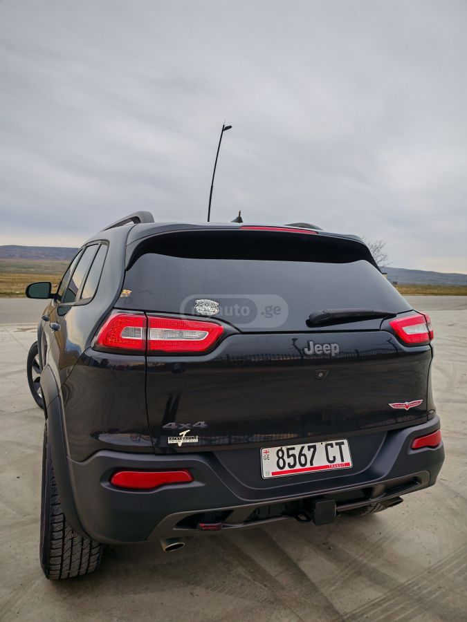 Jeep Cherokee - фото 6