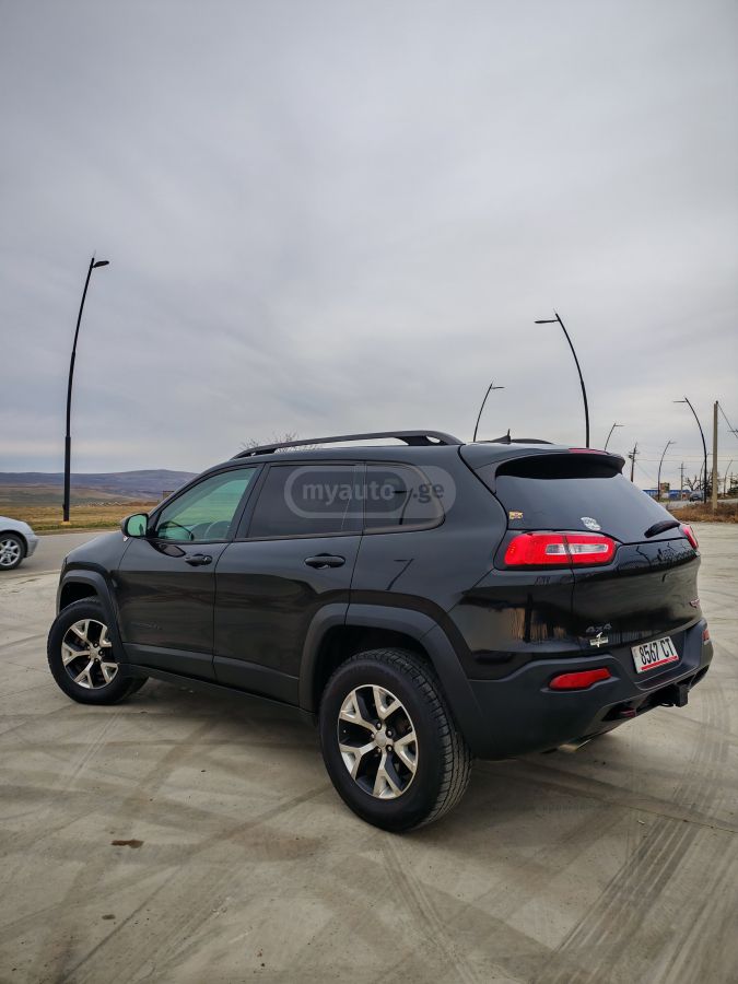 Jeep Cherokee - фото 7