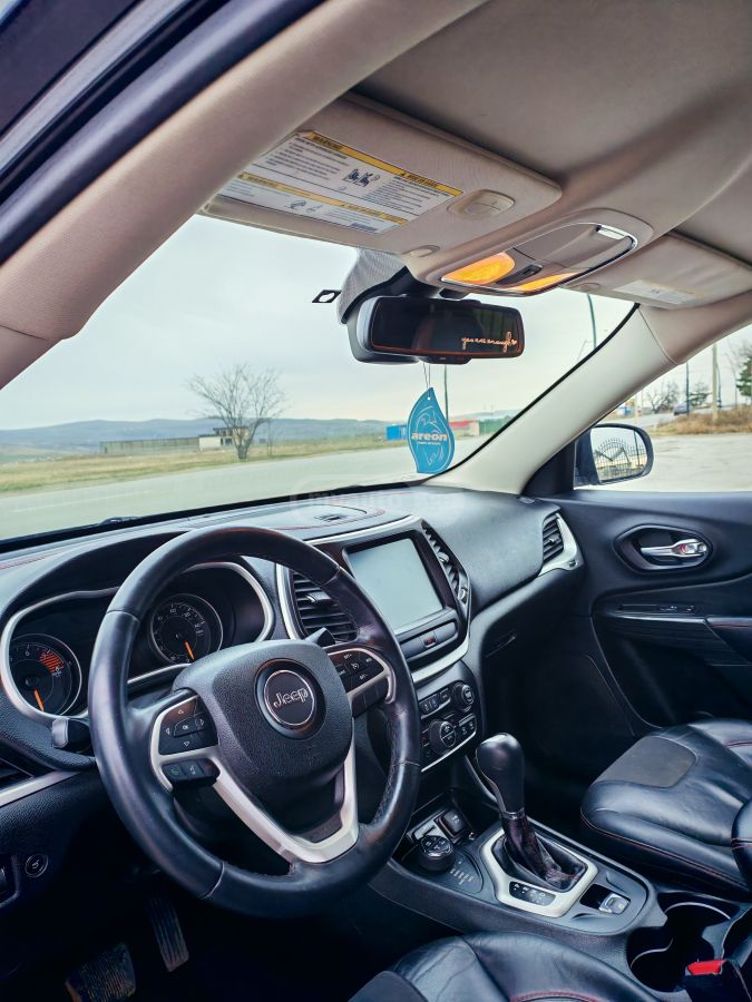 Jeep Cherokee - фото 9