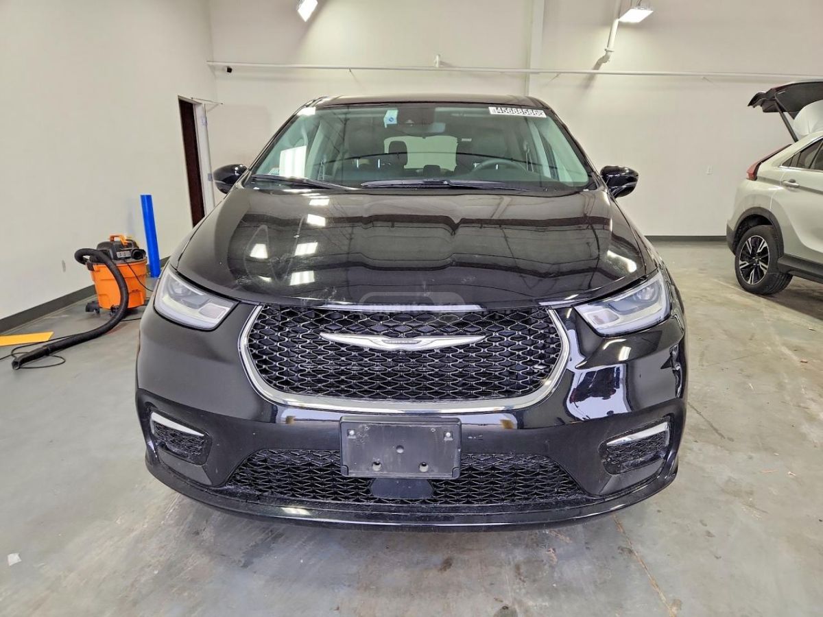 Chrysler Pacifica 2024 — миниатюра 5