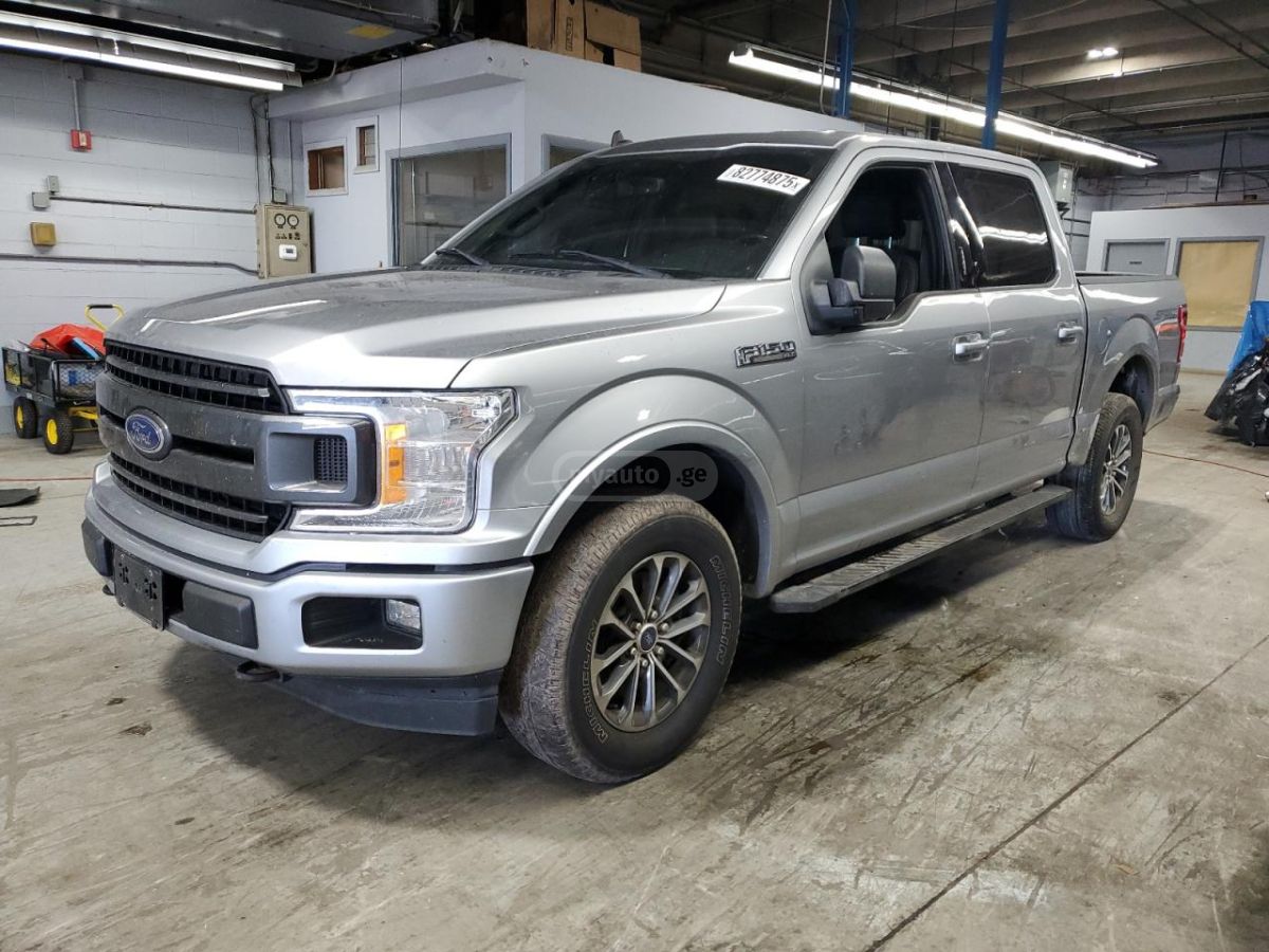 Ford F150 - фото 1