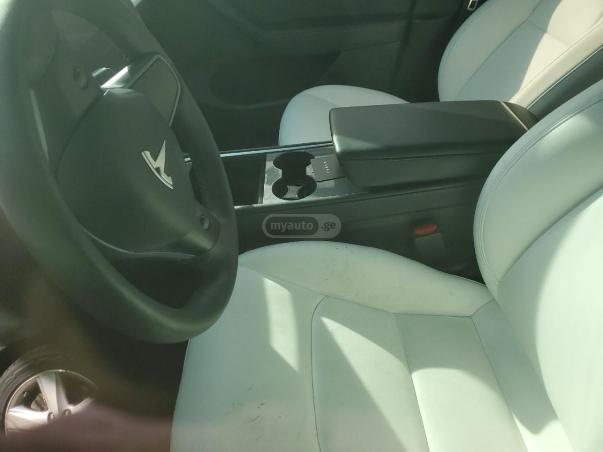 Tesla Model Y - фото 7