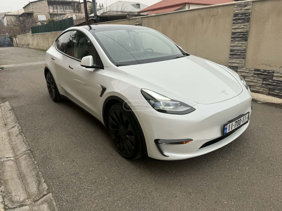 Tesla Model Y - фото 4