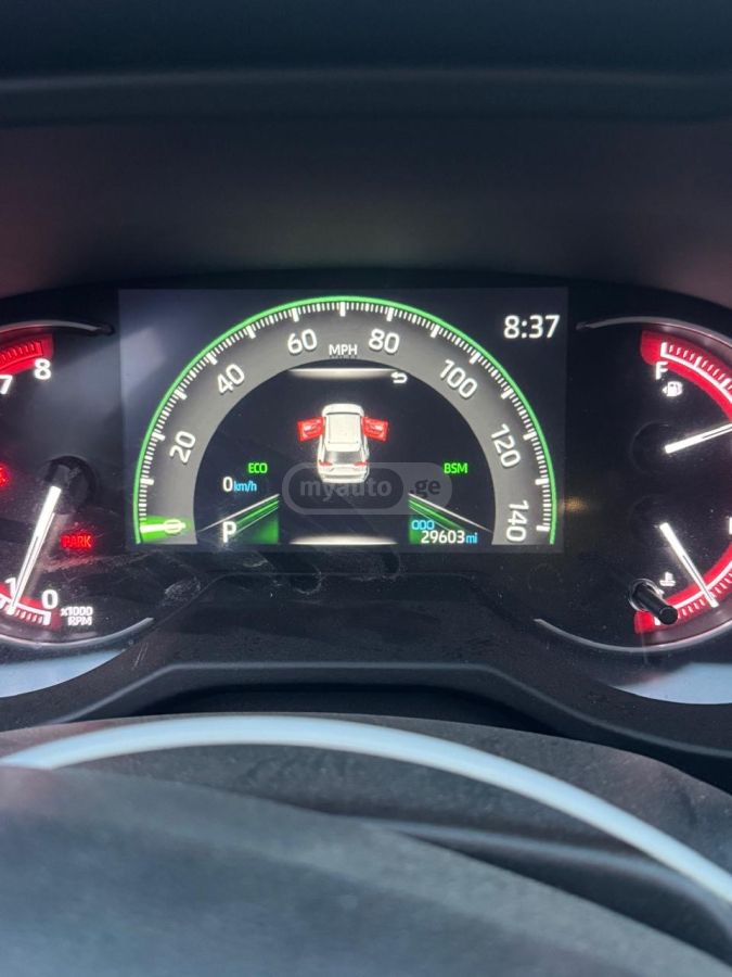 Toyota RAV 4 - фото 4