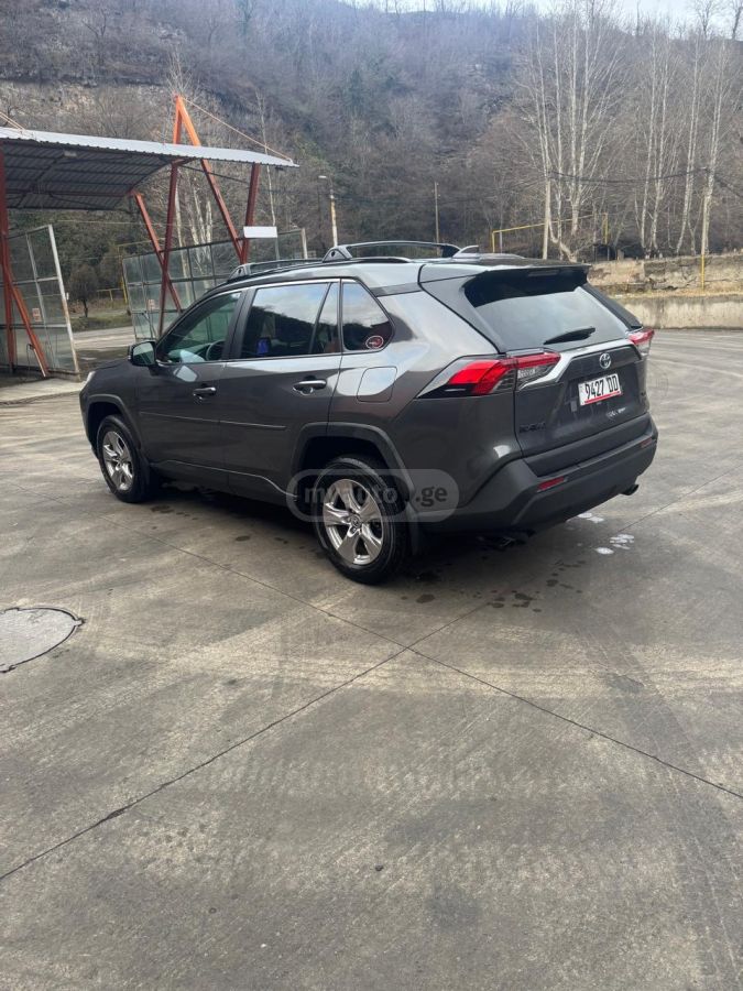 Toyota RAV 4 - фото 8