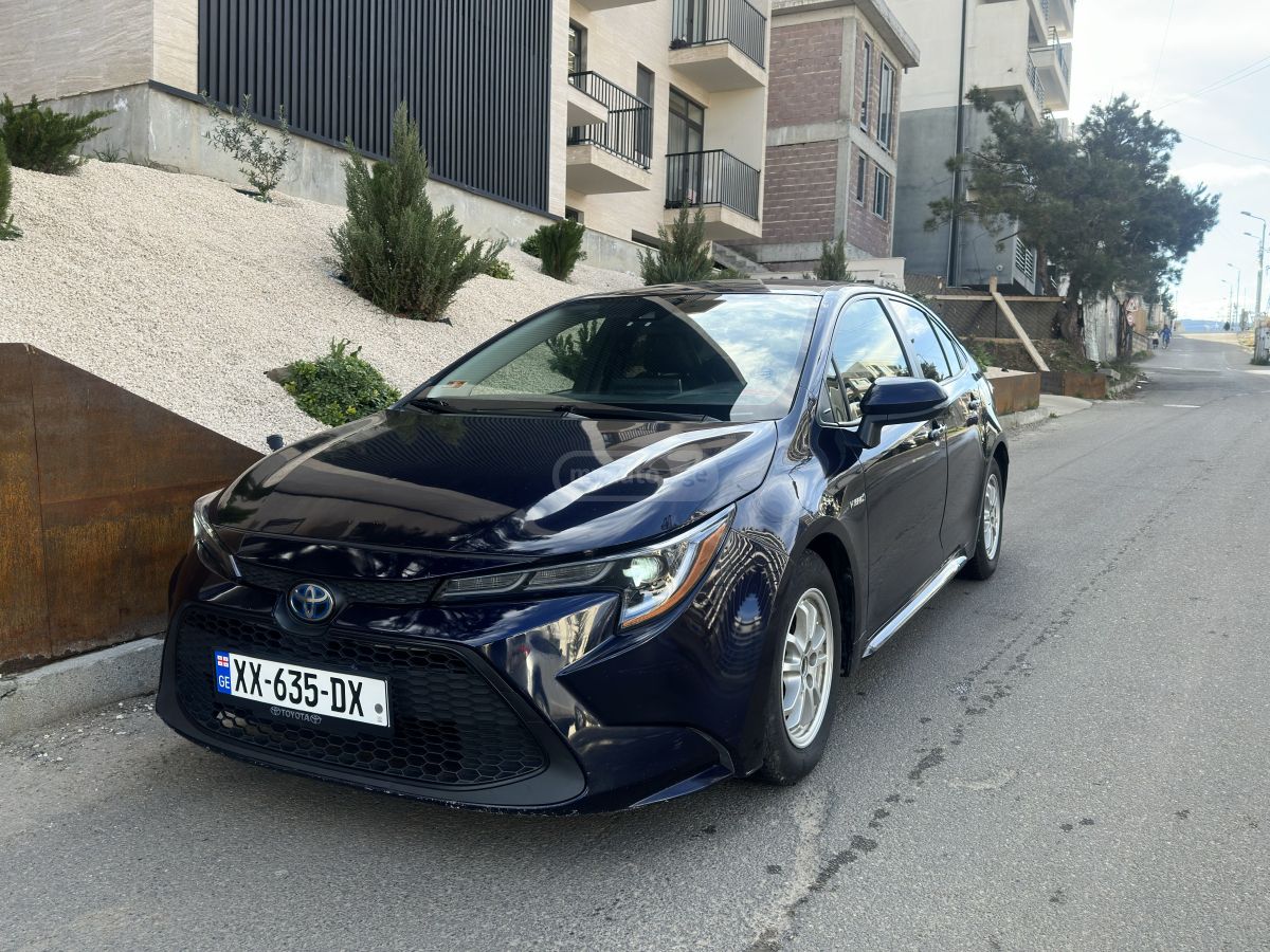 Toyota Corolla - фото 1