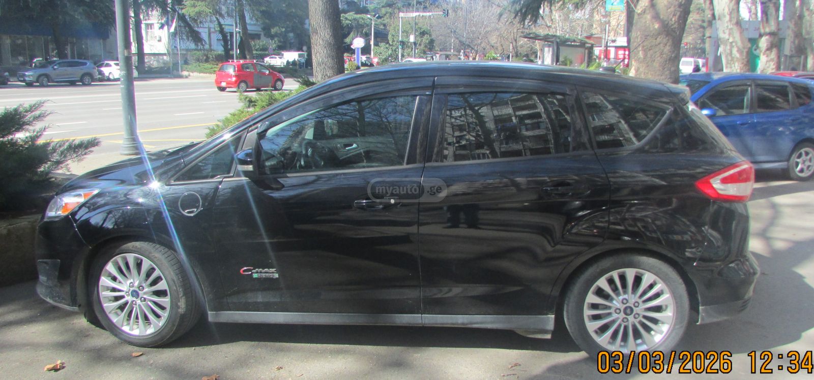 Ford C-MAX - фото 10