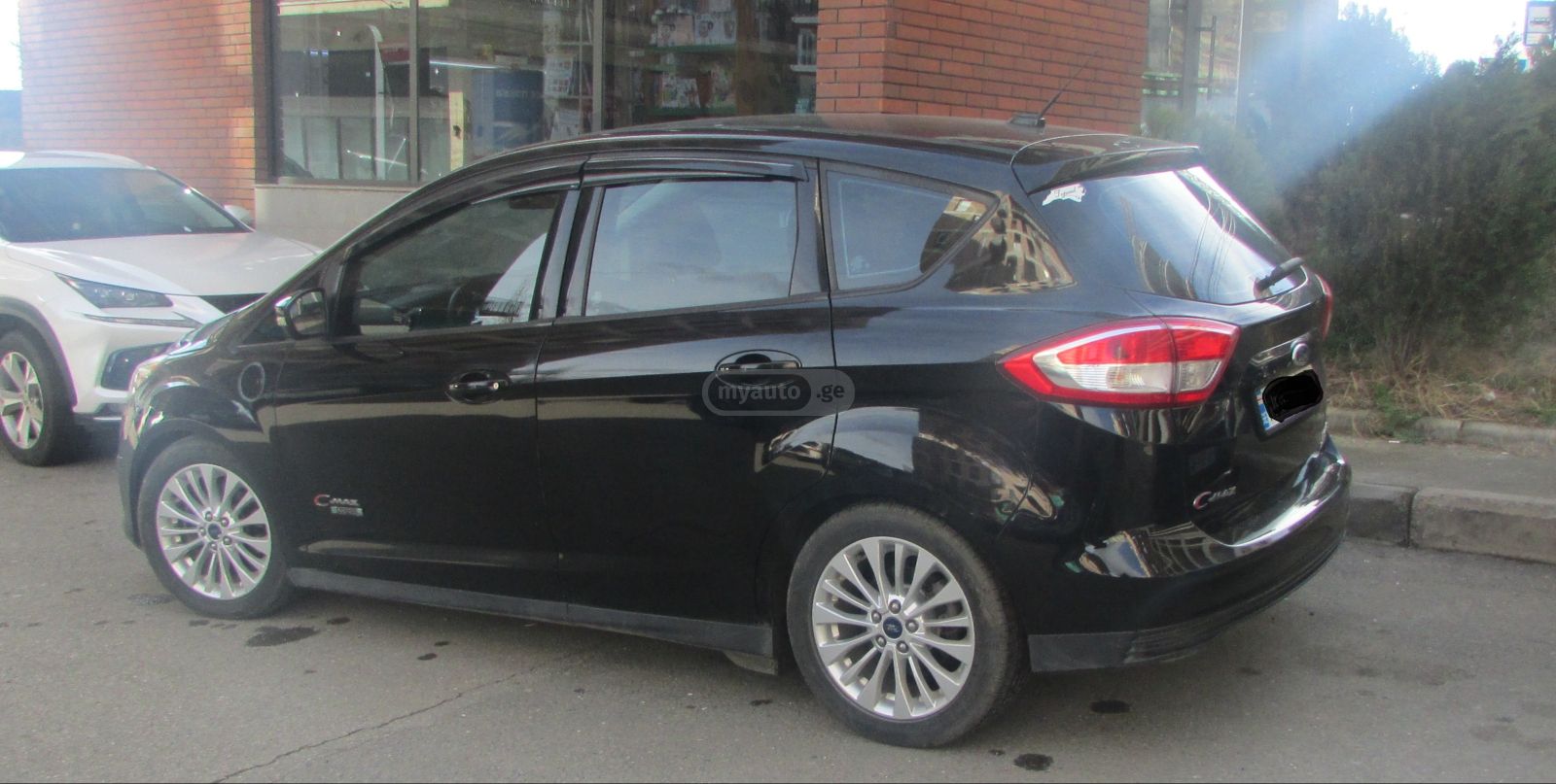 Ford C-MAX - фото 3