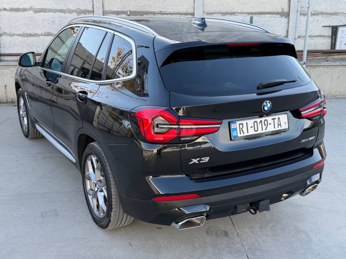 نمای دیگر BMW 2023