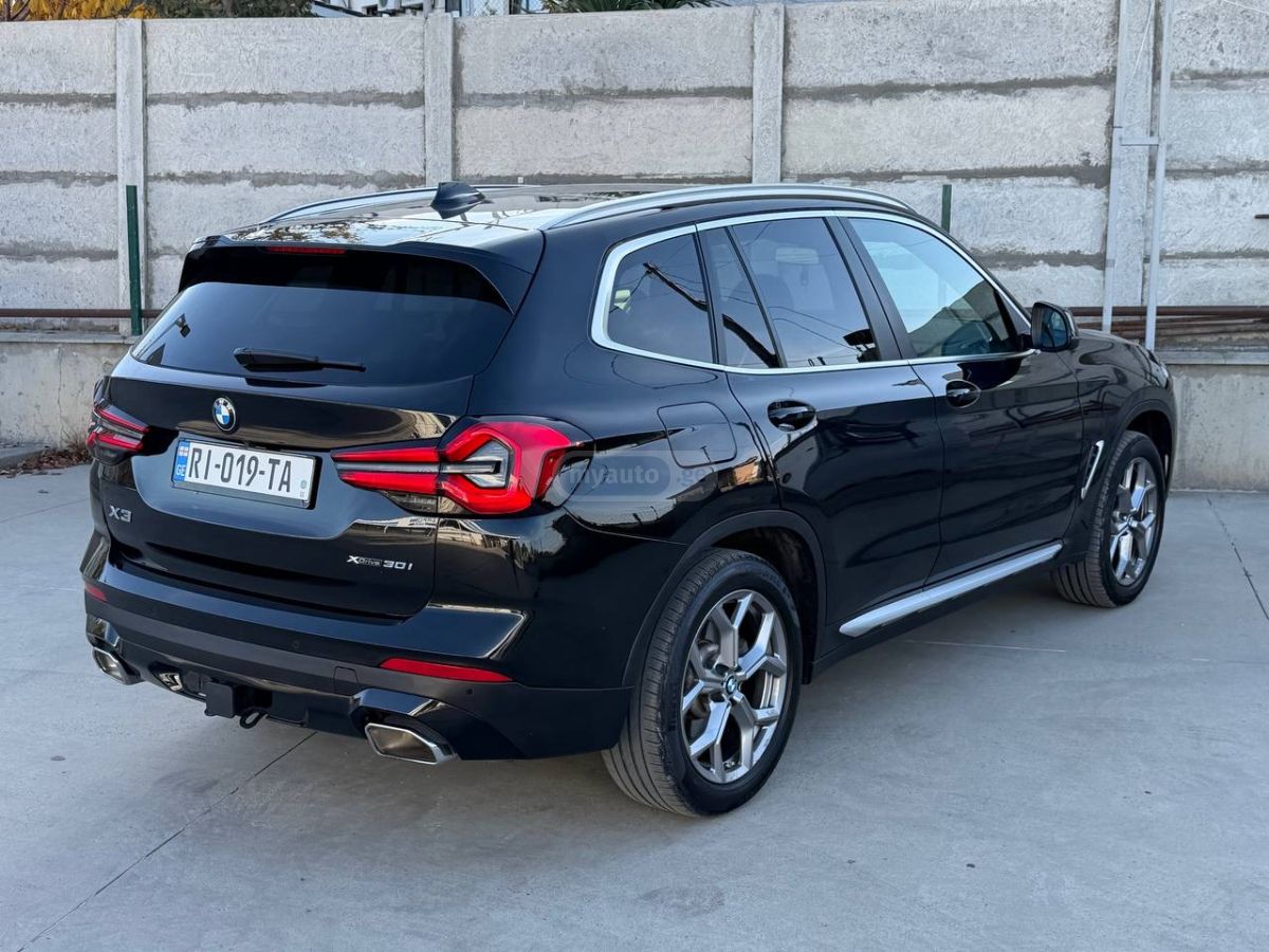 نمای دیگر BMW 2023