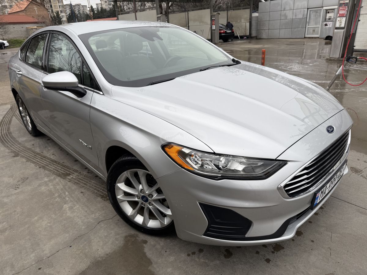 Ford Fusion - фото 2
