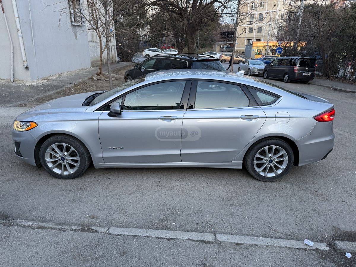 Ford Fusion - фото 5