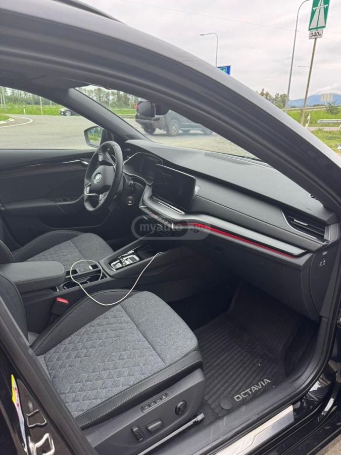 Skoda Octavia 2024 — миниатюра 3