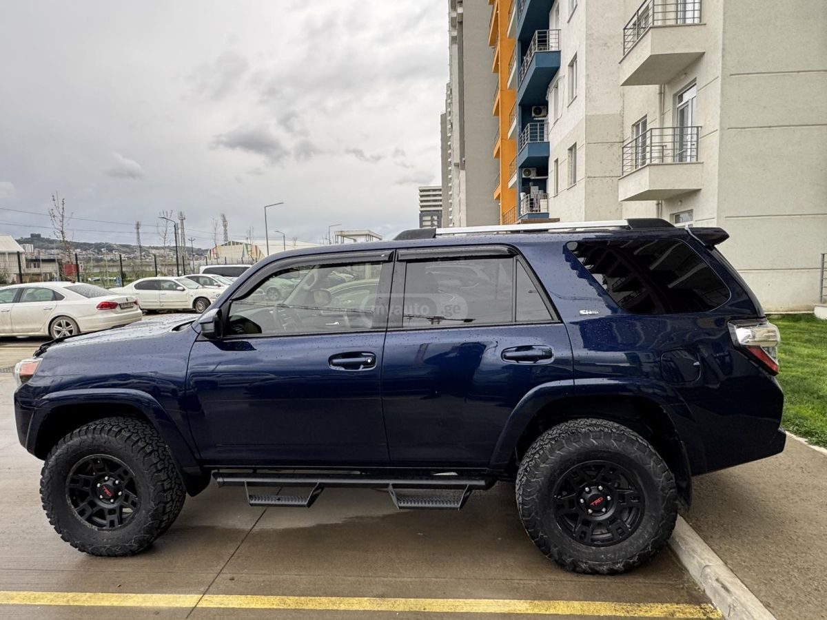 Toyota 4 Runner - фото 7
