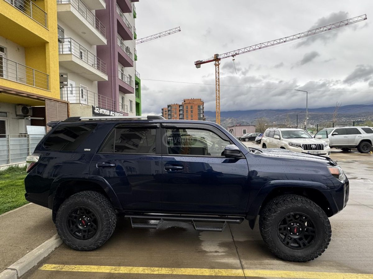 Toyota 4 Runner - фото 9