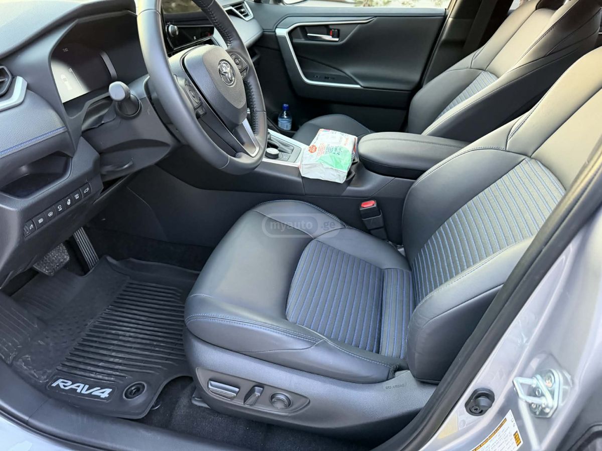 Toyota RAV 4 - фото 10