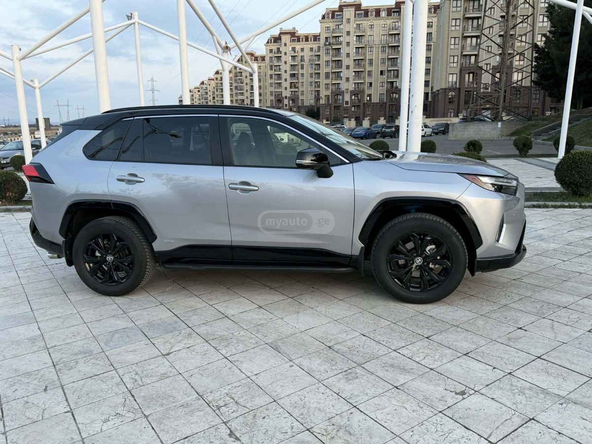 Toyota RAV 4 - фото 7