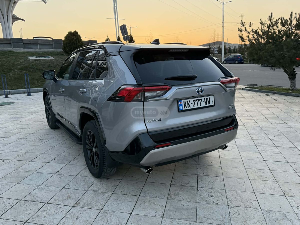 Toyota RAV 4 - фото 8