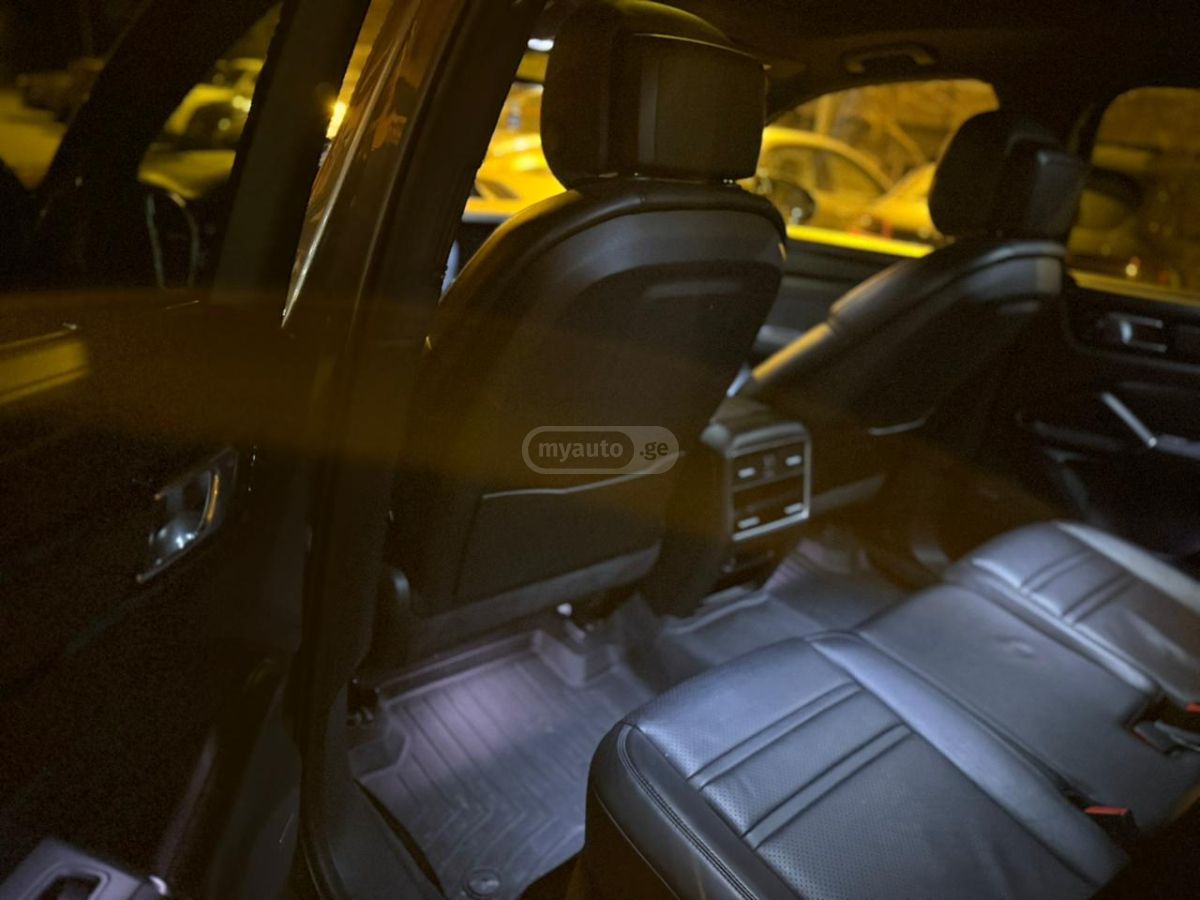 Porsche Cayenne - фото 10