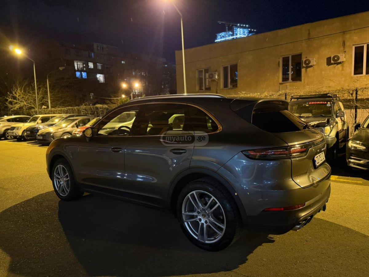 Porsche Cayenne - фото 11