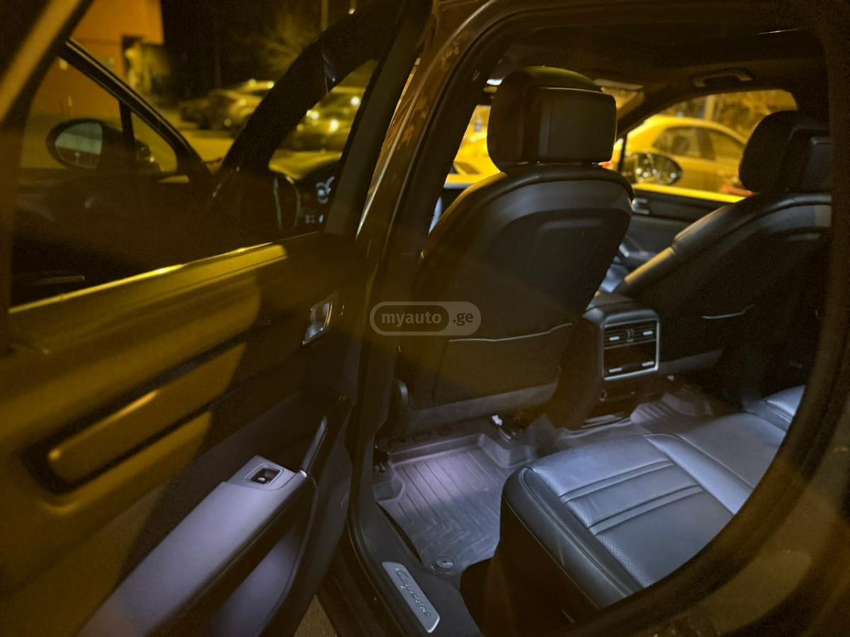 Porsche Cayenne - фото 14