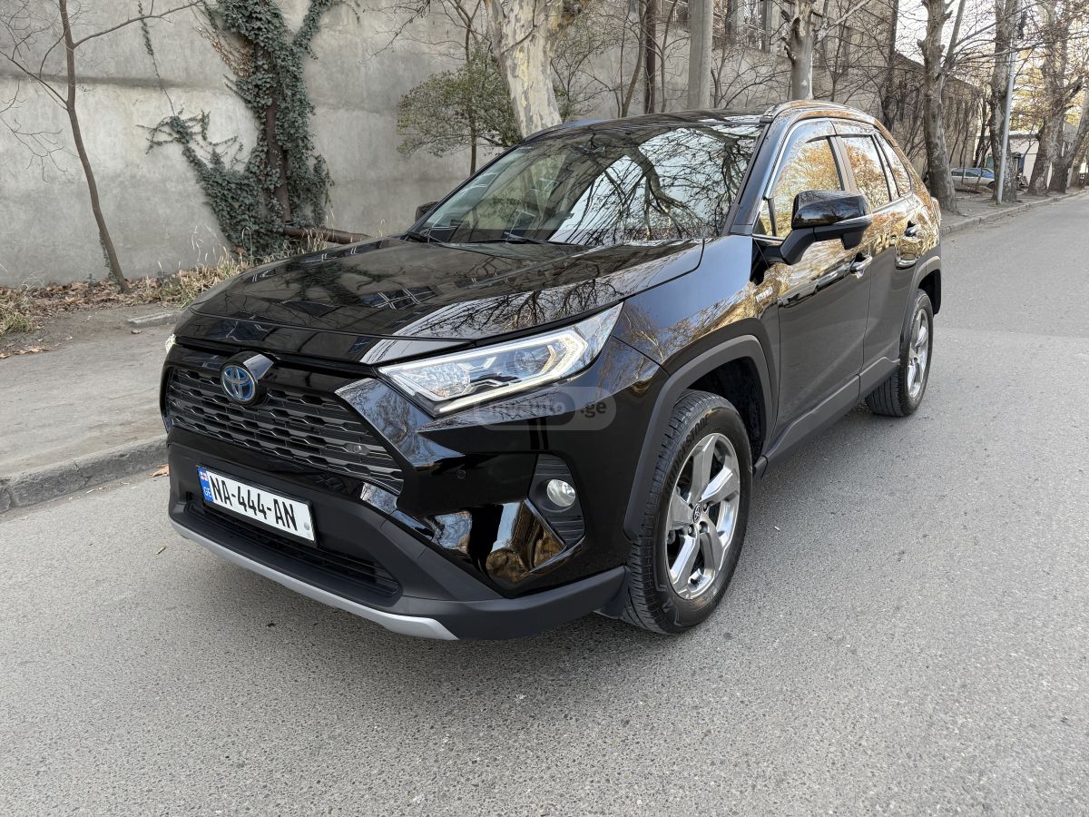 Toyota RAV 4 - фото 1