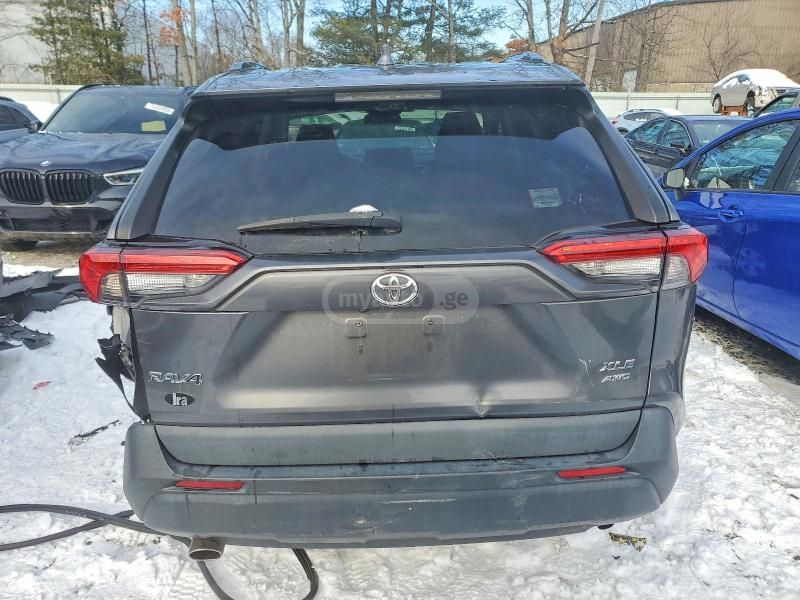 Toyota RAV 4 - фото 6