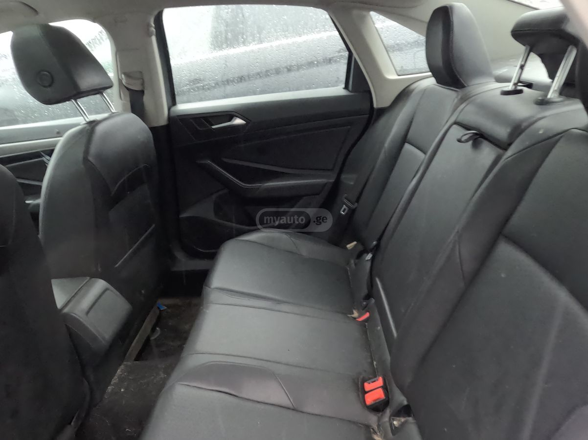 Volkswagen Jetta - фото 7