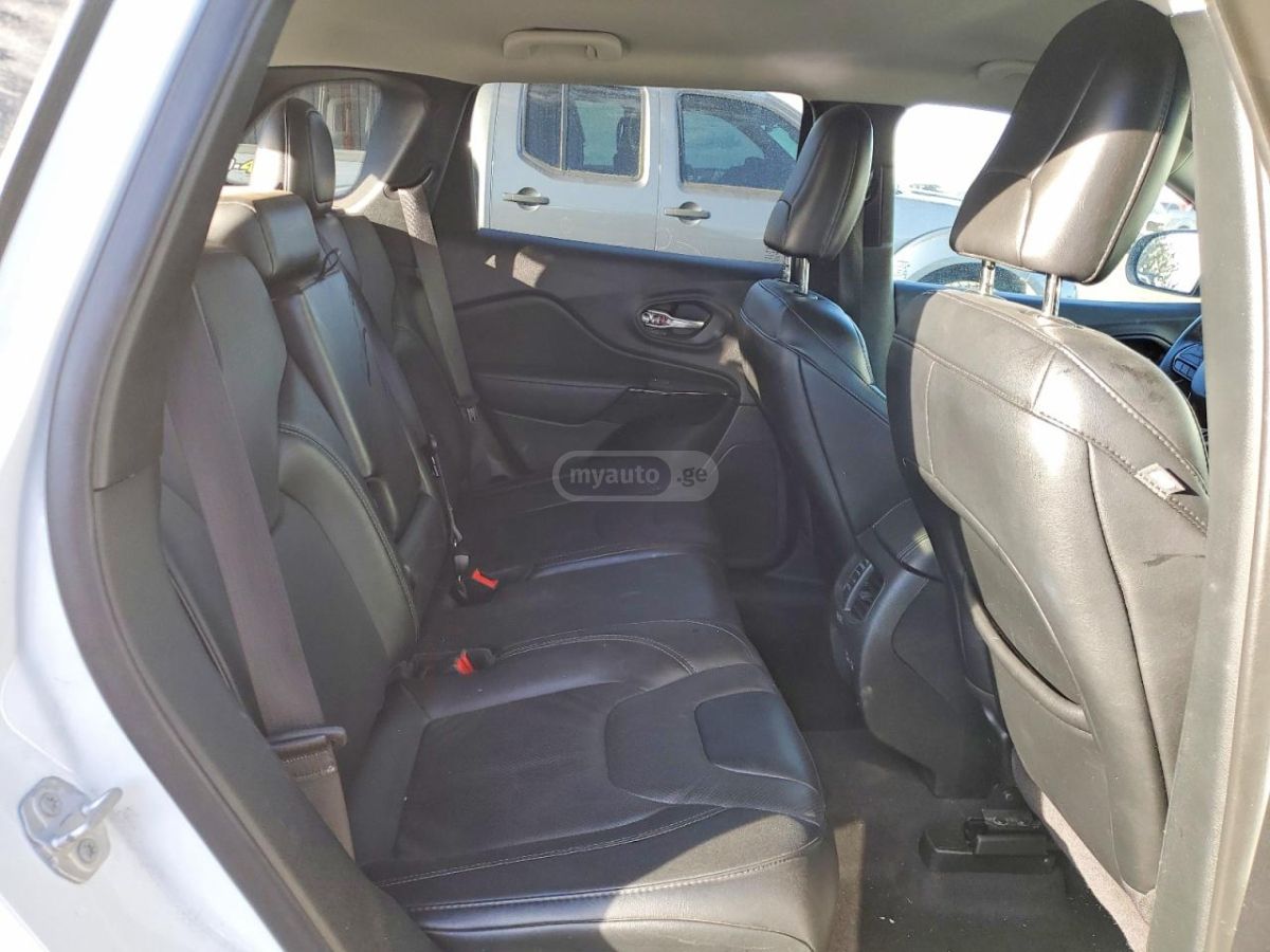 Jeep Cherokee - фото 10