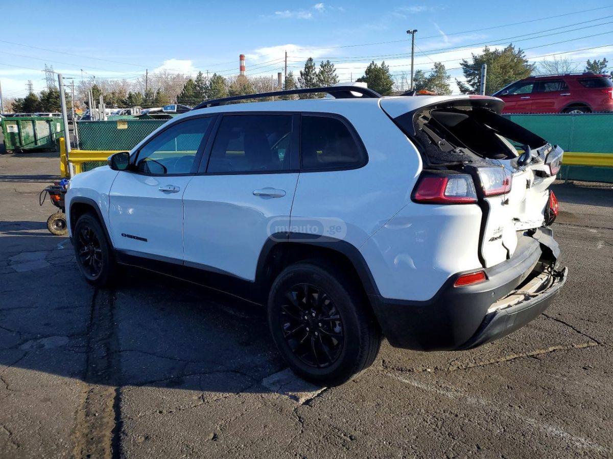 Jeep Cherokee - фото 2