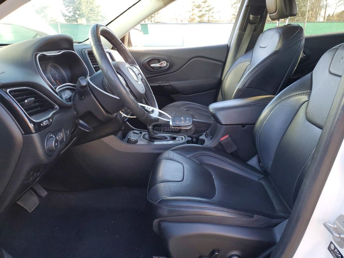 Jeep Cherokee - фото 7