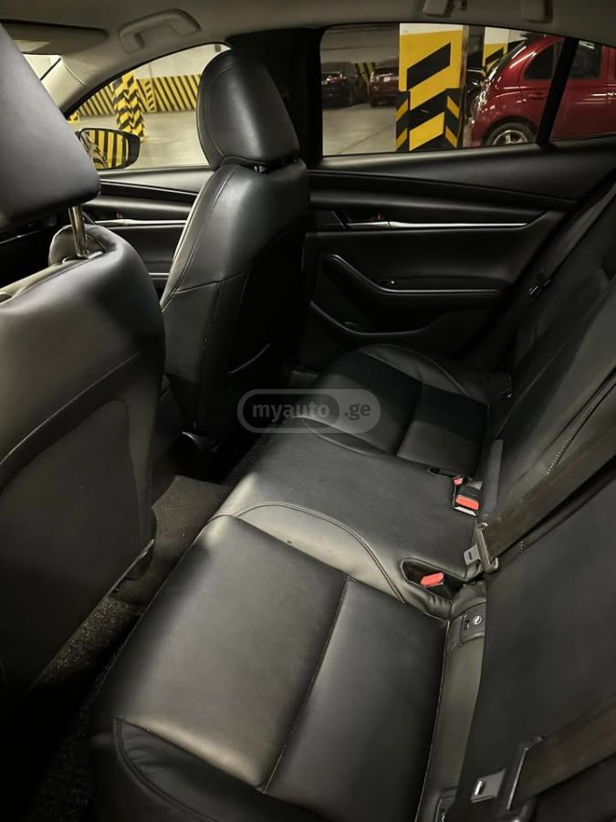 Mazda Mazda 3 - фото 2