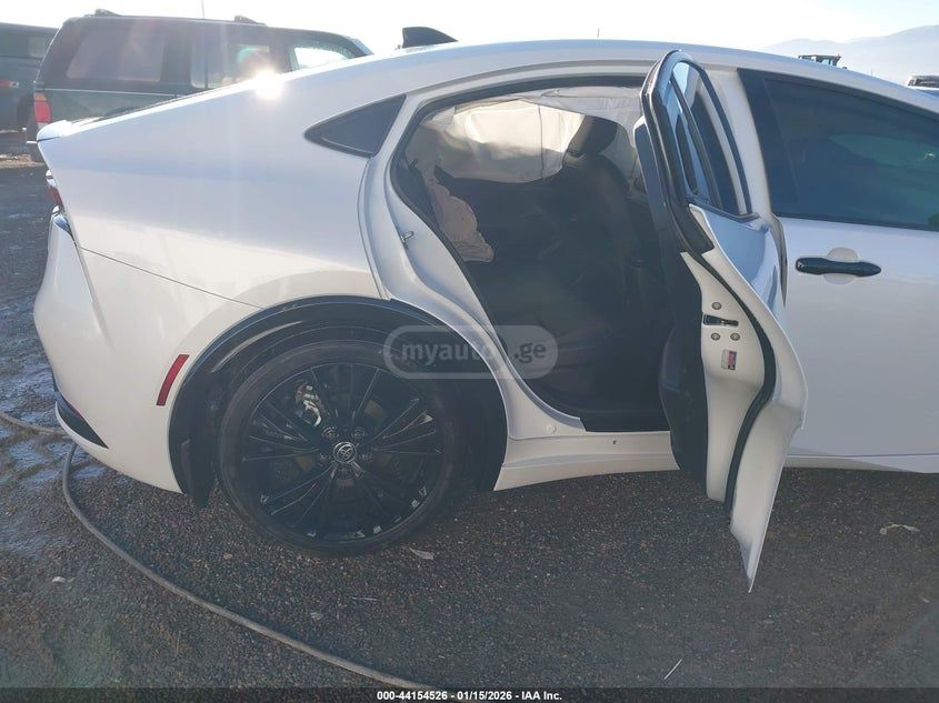 Toyota Prius 2026 — миниатюра 2