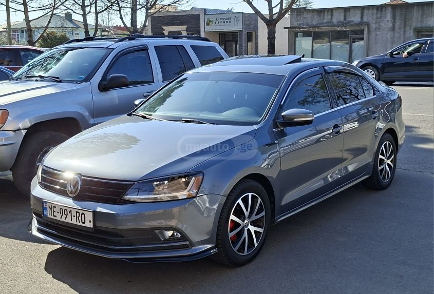 Volkswagen Jetta - фото 2