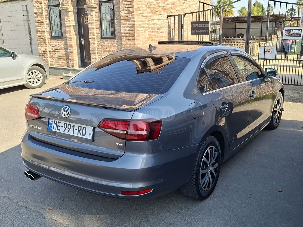 Volkswagen Jetta - фото 3