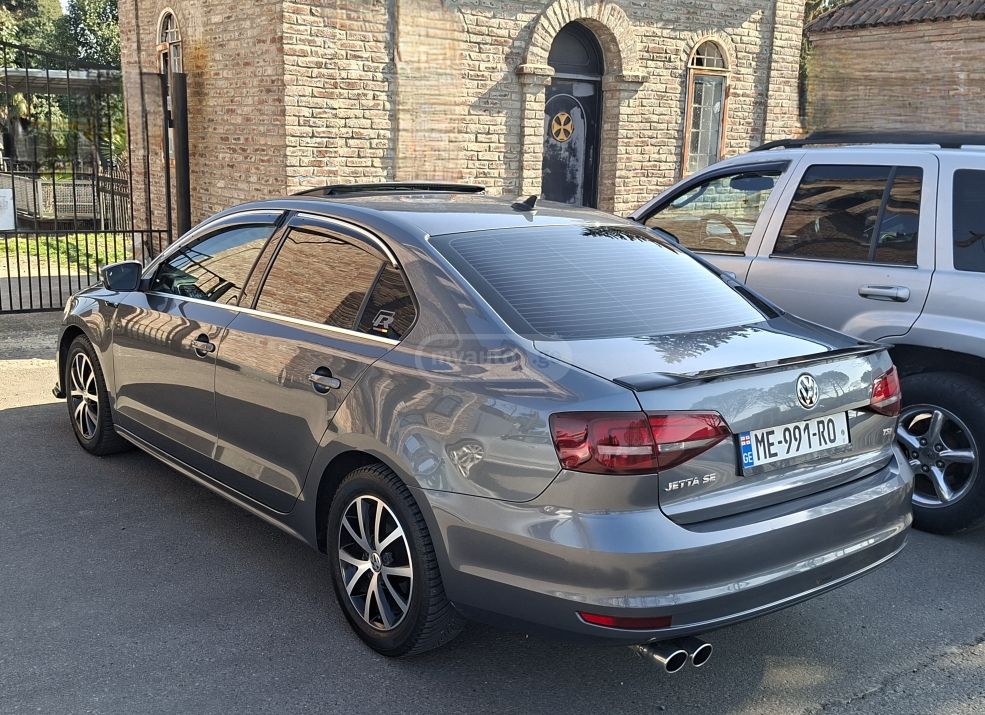 Volkswagen Jetta - фото 4